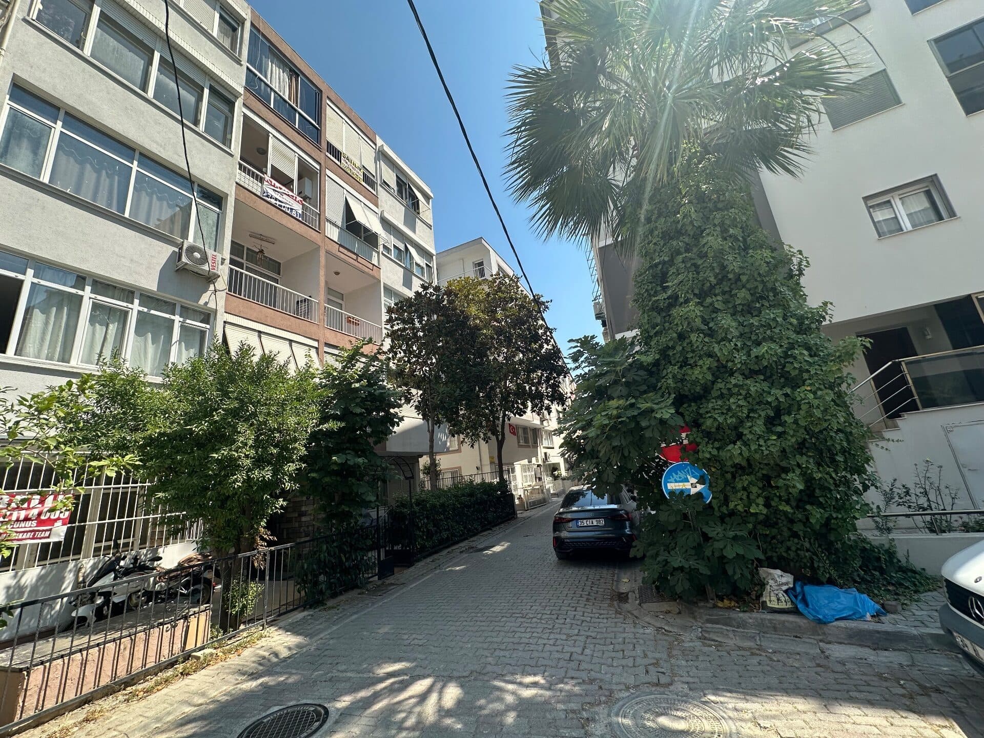 Apartment for Sale in Aksoy, Karşıyaka, Izmir