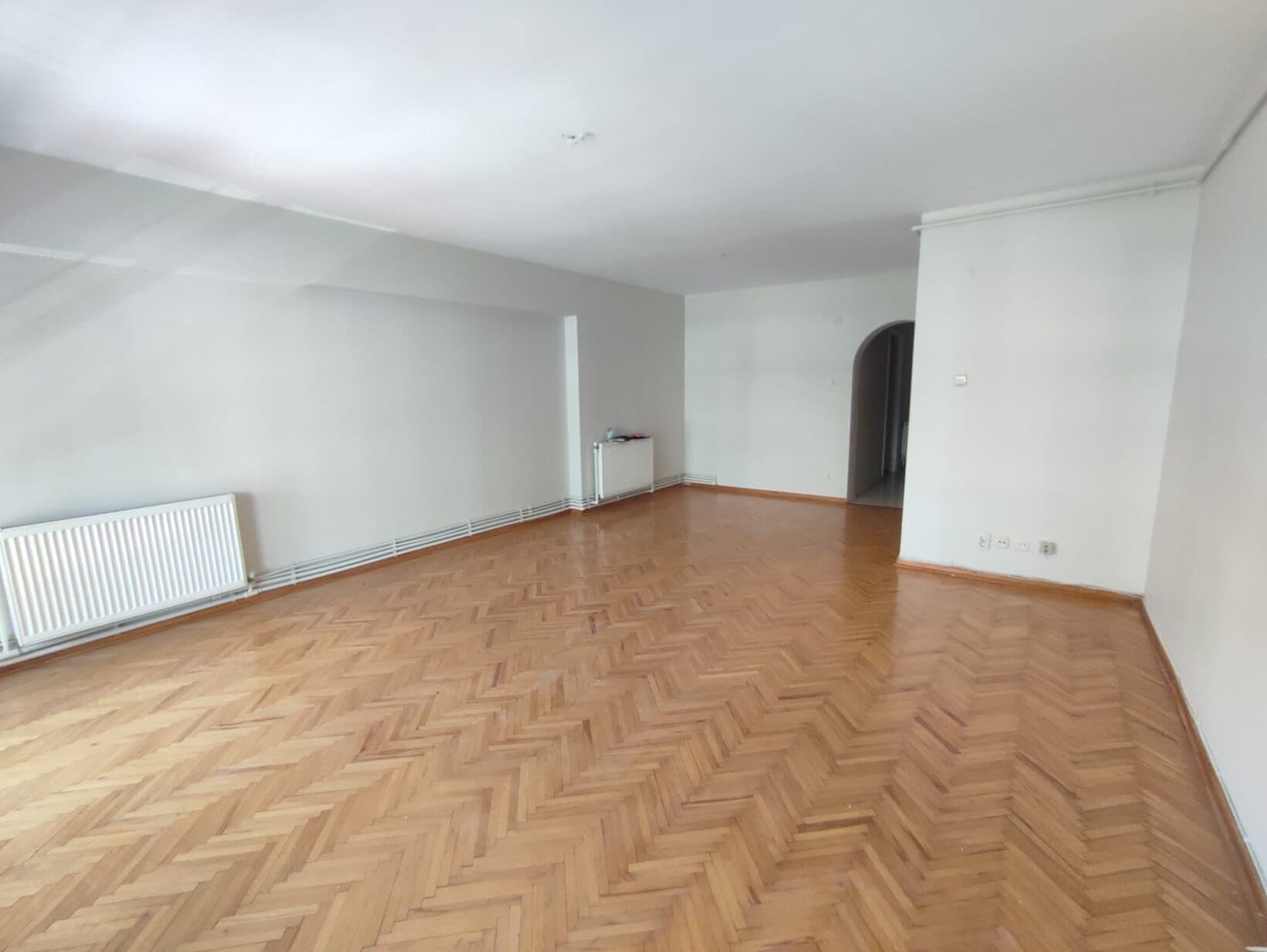 Karşıyaka Aksoy Deniz Manzaralı Asansörlü 3+1 Kiralık Daire