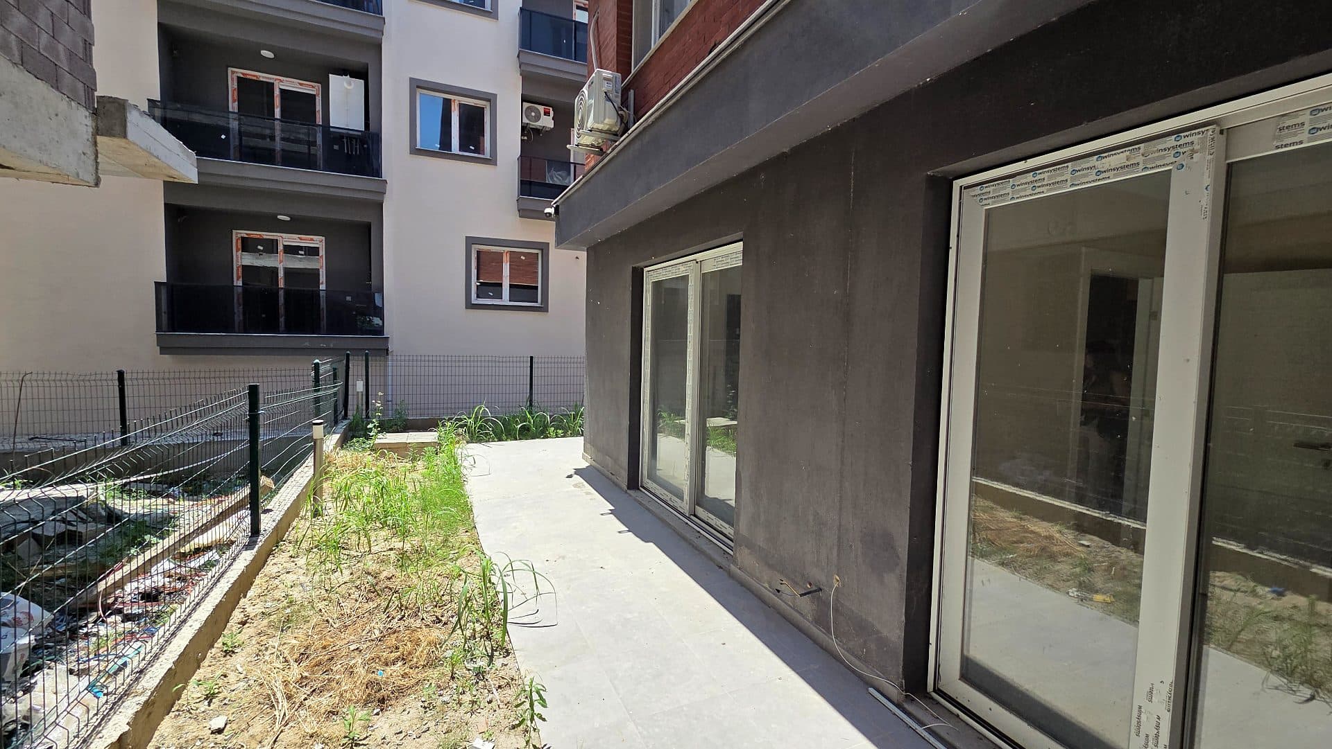 Startkey Astra'dan Seyrek Bahçe Katı 1+1 Satılık 2