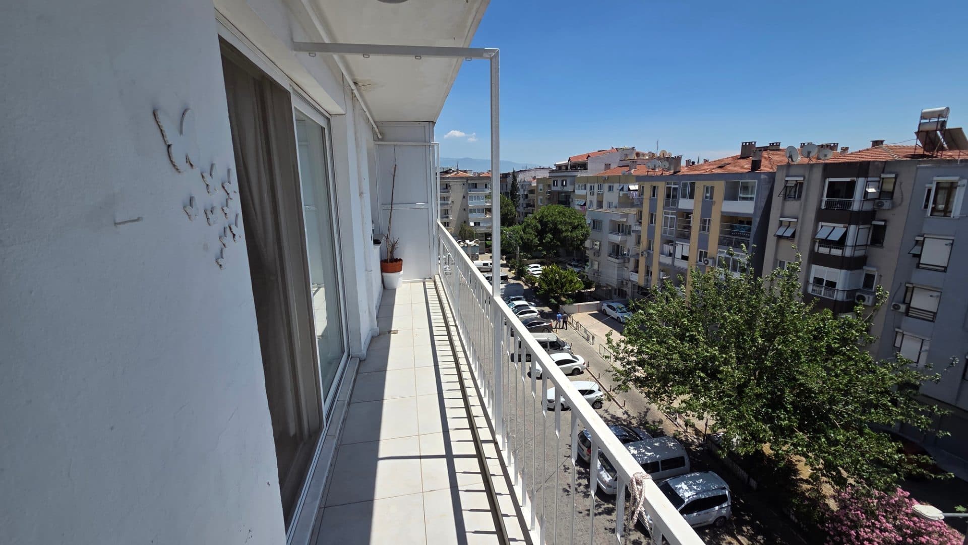 Nergis Merkezde Park Cepheli Masrafsız Kilerli 2+1 Satılık Daire