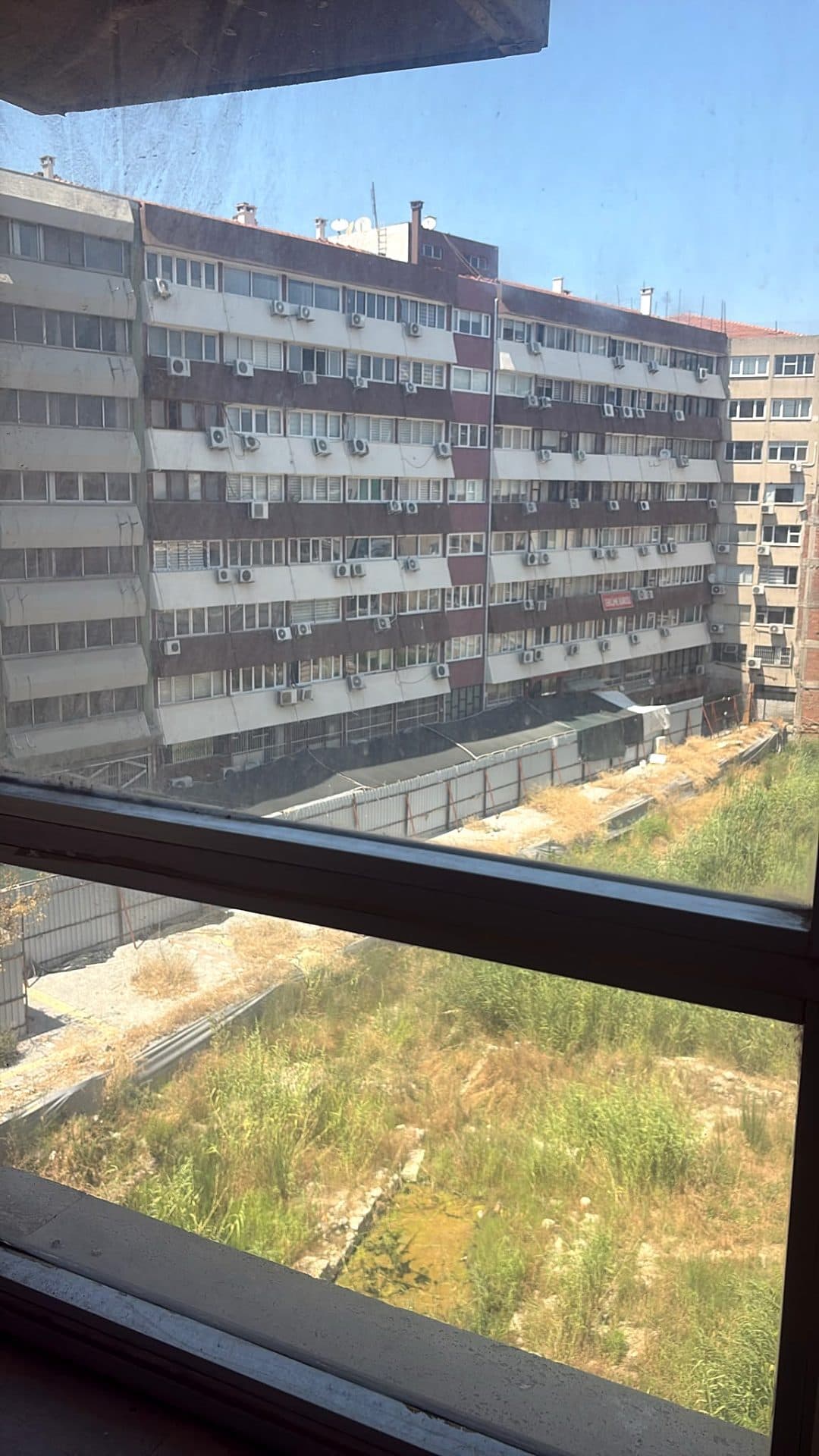 Konak Salihağa İşhanı SATILIK Boş Eşyalı Ofis. 3