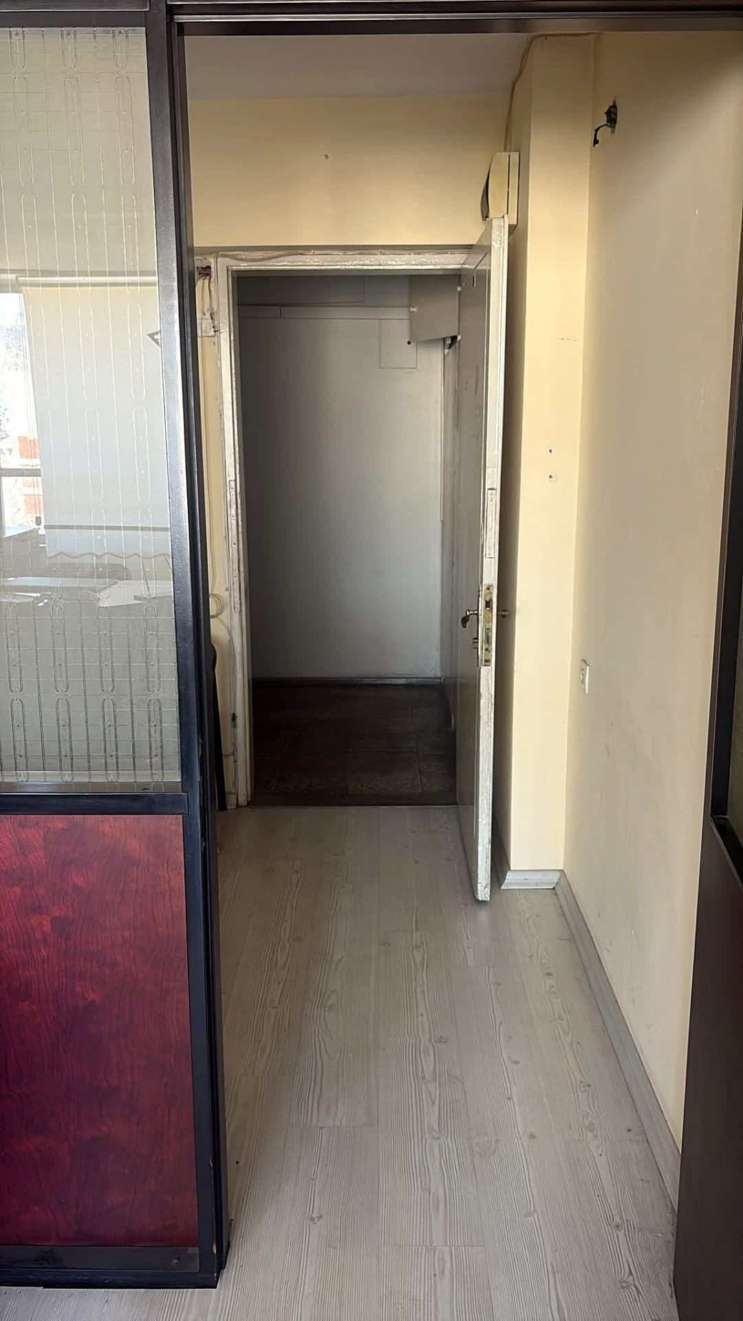 Konak Salihağa İşhanı SATILIK Boş Eşyalı Ofis.