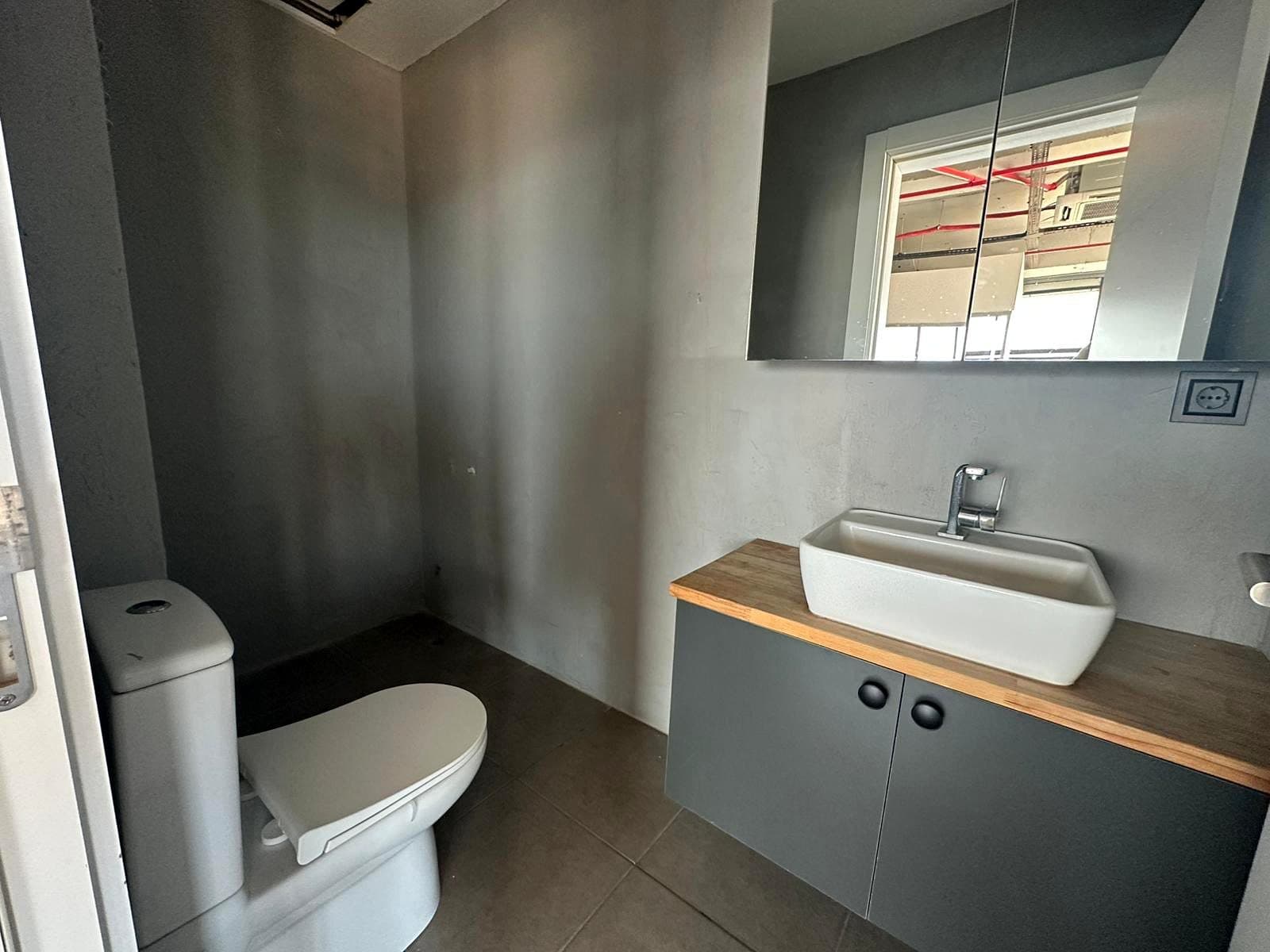 Ofis · MERSİNLİ, KONAK — fotoğraf 8/10
