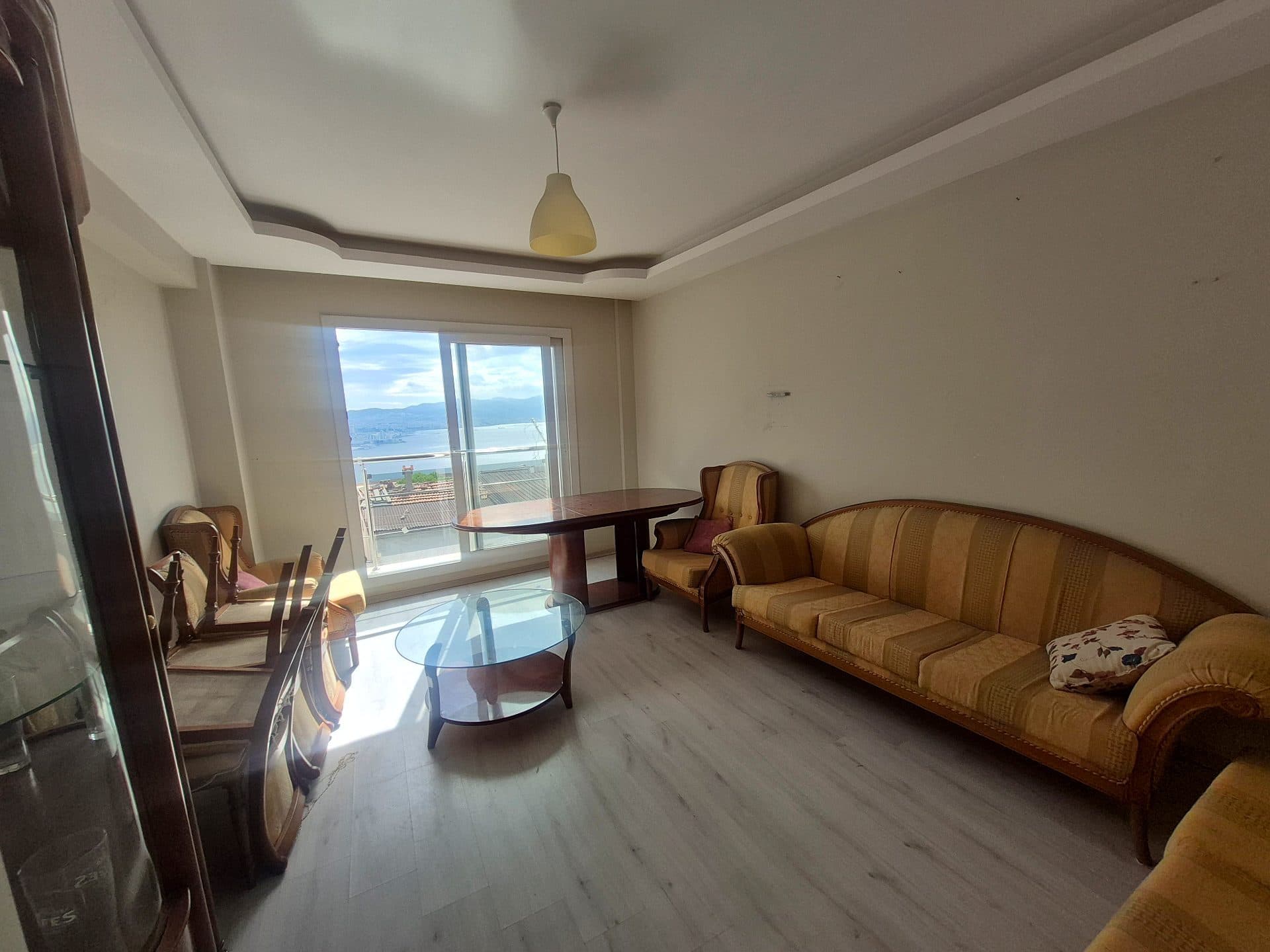 2+1 Daire · Alpaslan, Bayraklı — fotoğraf 2/9