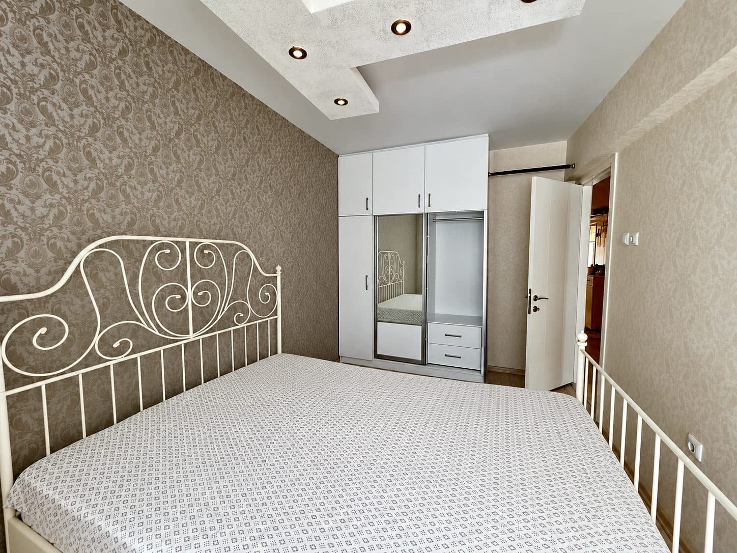 2+1 Daire · Bostanlı, Karşıyaka — fotoğraf 15/28