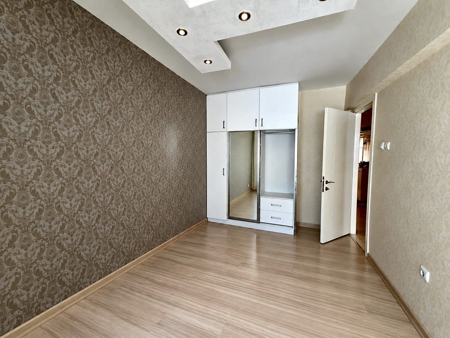 2+1 Daire · Bostanlı, Karşıyaka — fotoğraf 13/28