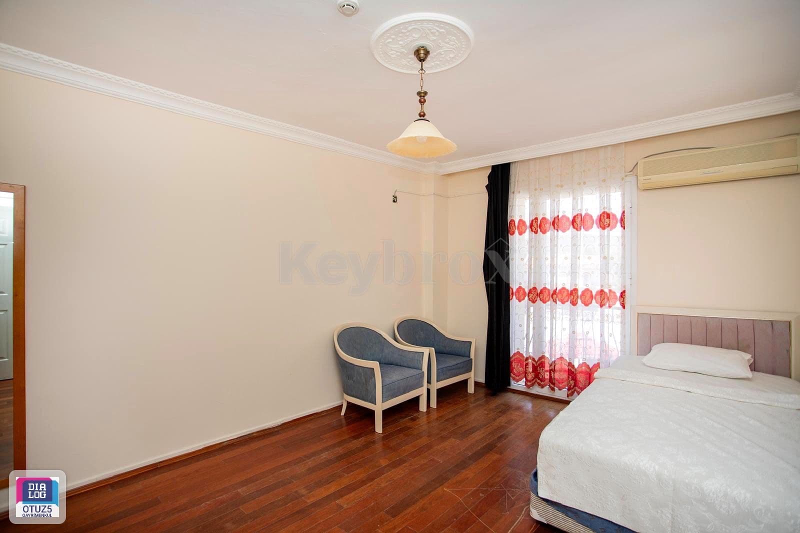 Çeşme Ilıca’da Merkezi Konumda Kiralık Otel