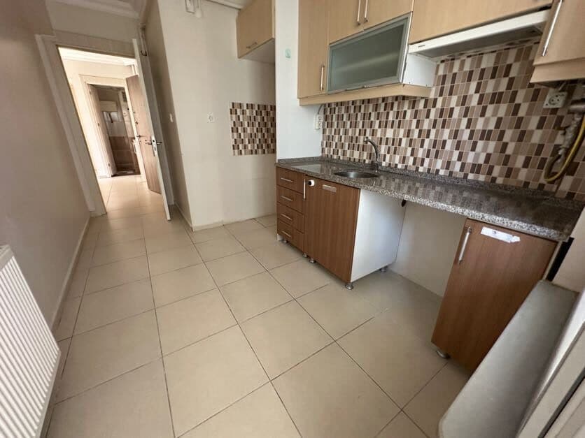 KIYIK CADDESİ MONDİ MOBİLYA ARKASI 2+1 BOŞ KİRALIK KÖŞE DAİRE