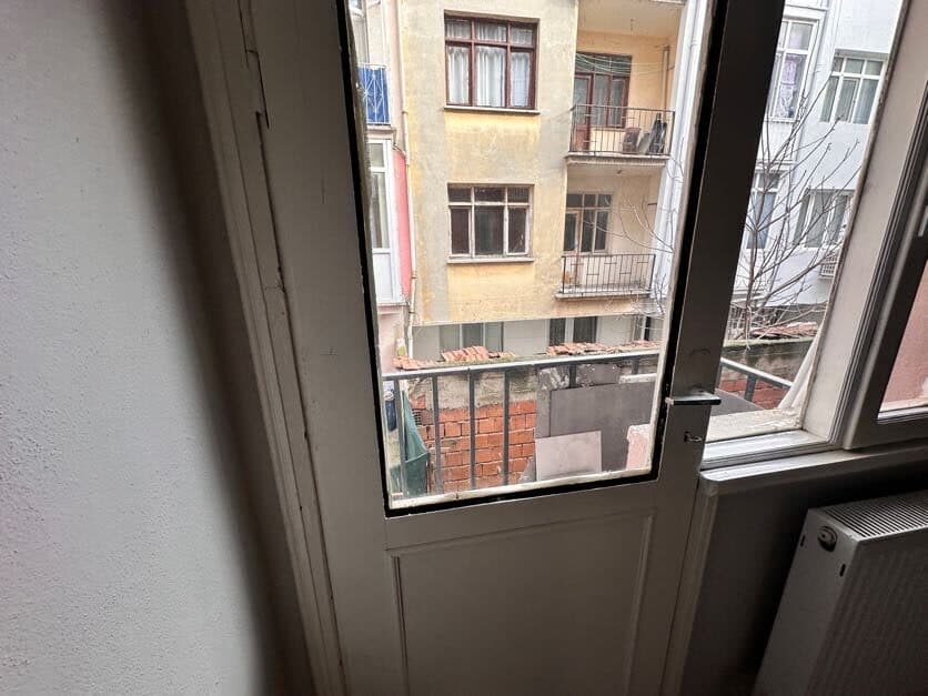 KALEİÇİ ESKİ KARAKOL YANI GİRİŞ KATI KOMBİLİ SATILIK 2+1 DAİRE