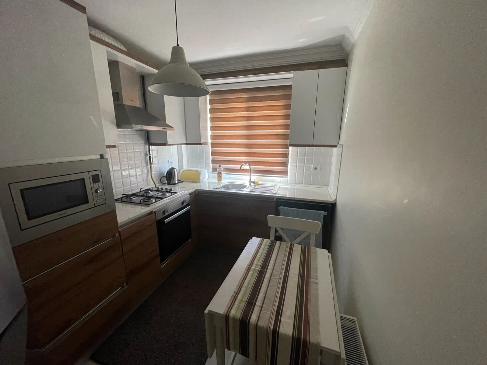 B쫚 Merkezi Konumda Geniş Eşyalı 3+1 Satılık Daire