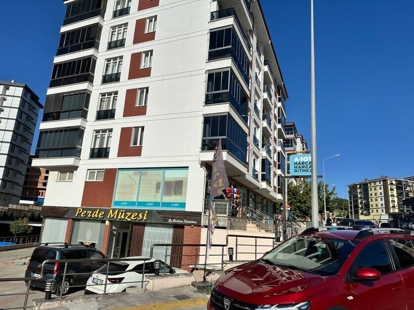 ATATÜRK MAH.ANA CADDE DE KOMBİ LÜKS-MODERN 2+1 BOŞ KİRALIK