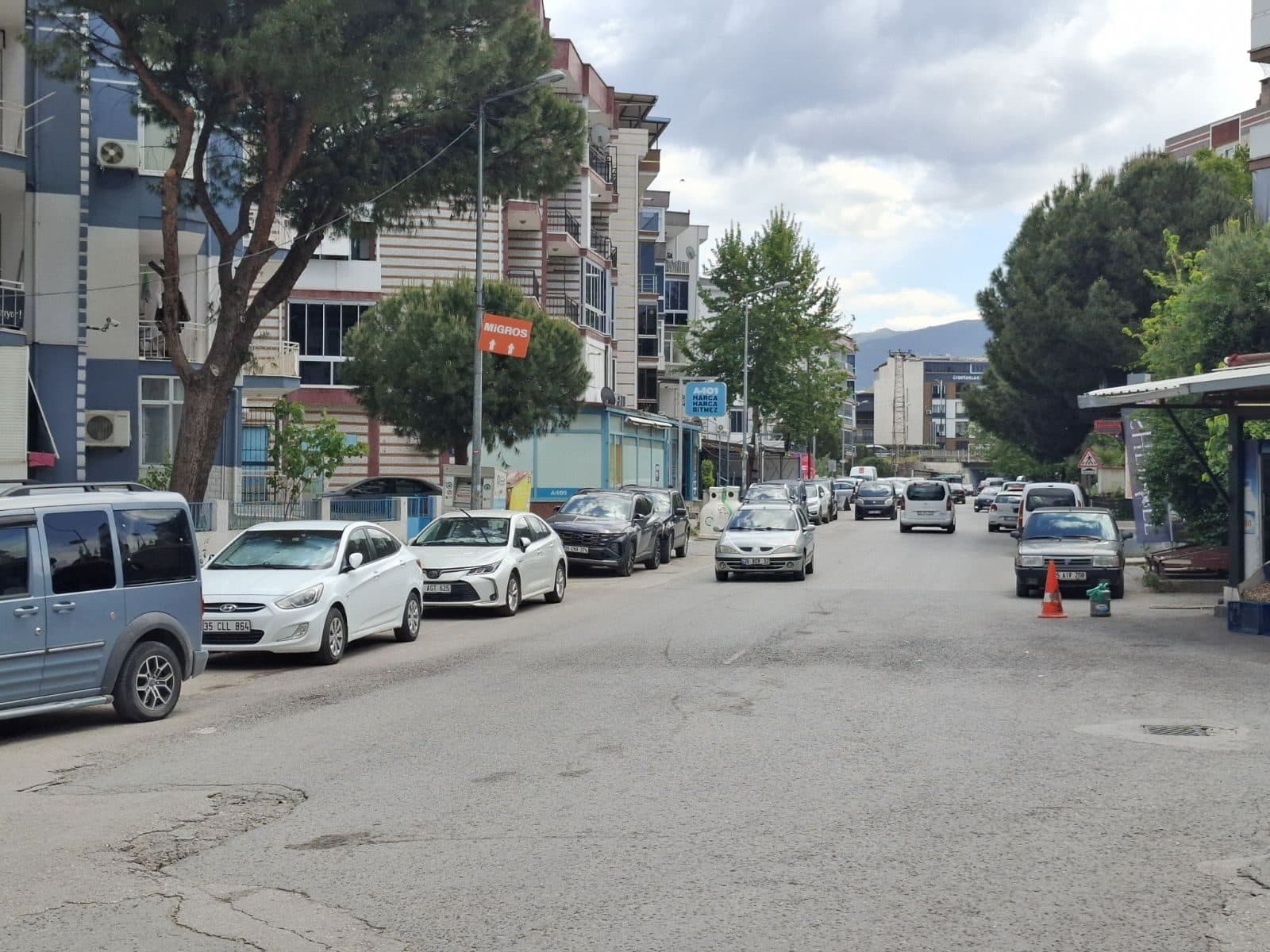 MENEMEN ESATPAŞA DA KURUMSAL KİRACILI SATILIK DÜKKAN