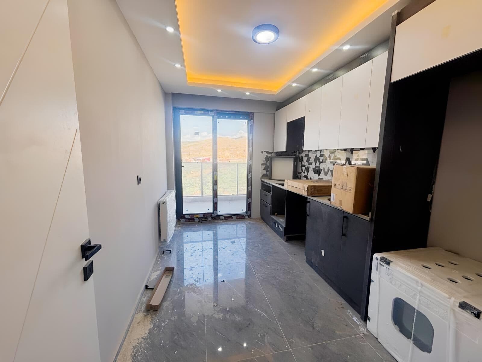 Satılık Göl Manzaralı Geniş 2 +1 Sıfır Full Daire