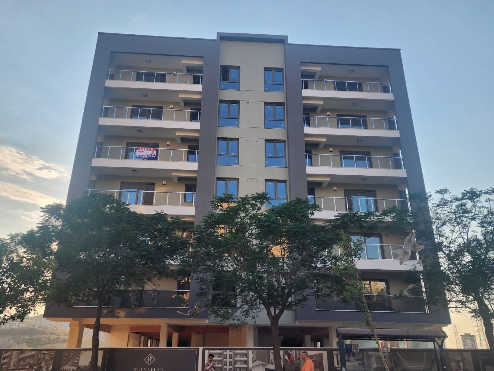 Çiğli Cumhuriyet Mahallesi Deluxe Sitesi Satılık Sıfır 3+1 Daire
