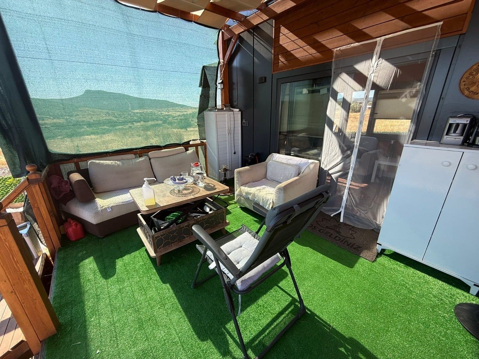 Acil Foça Bağarasında Eşyalı Tiny House İçinde Satılık Tarla