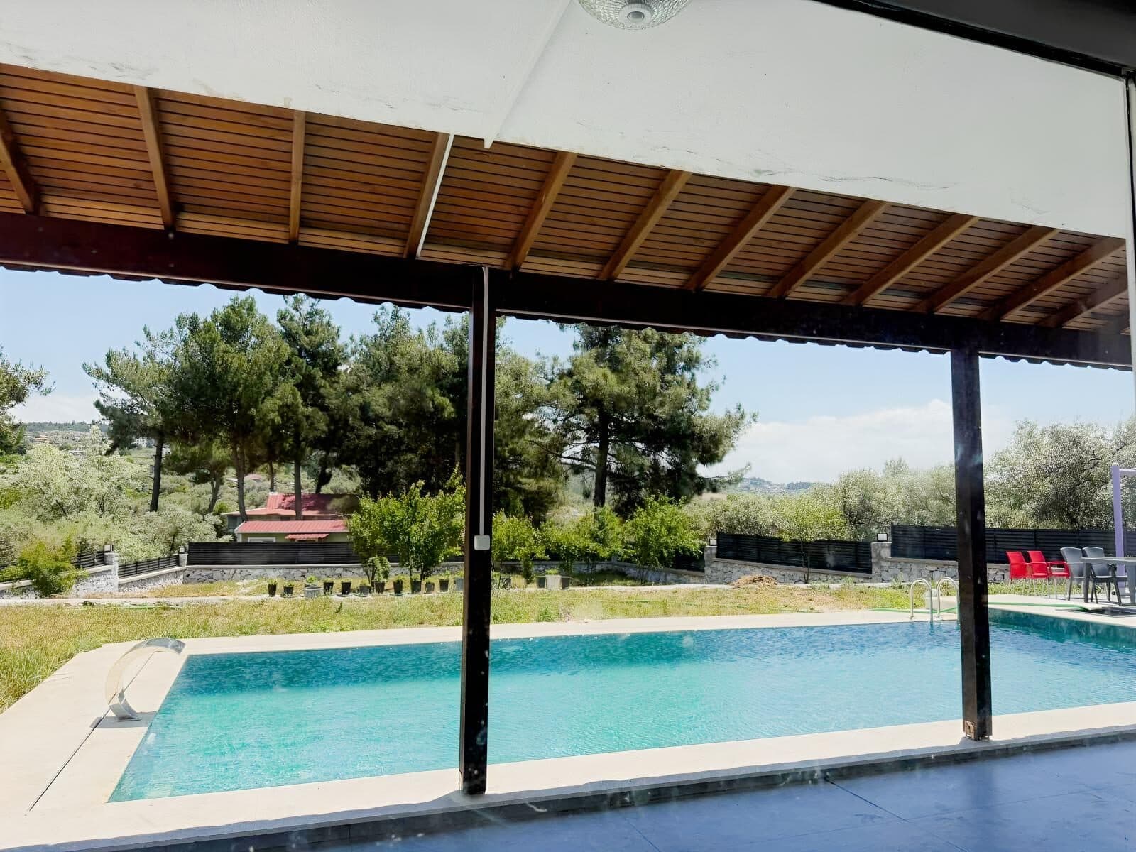 Buca Karacagacta 10Dönüm Arazi Ve 2Katlı Havuzlu Ful Esyalı Ev